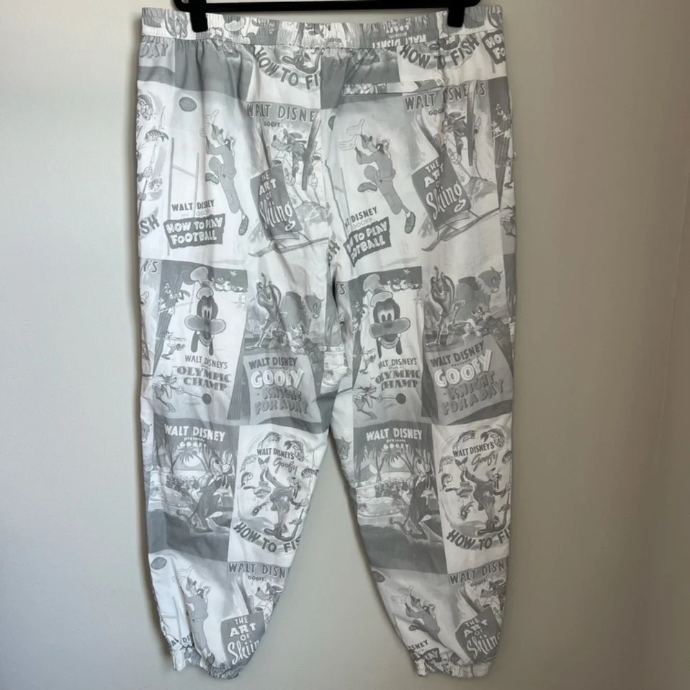Disney Mickey Mouse Track Pants Gray White 2022 Exclusive Goofy Lined Pocket XXL